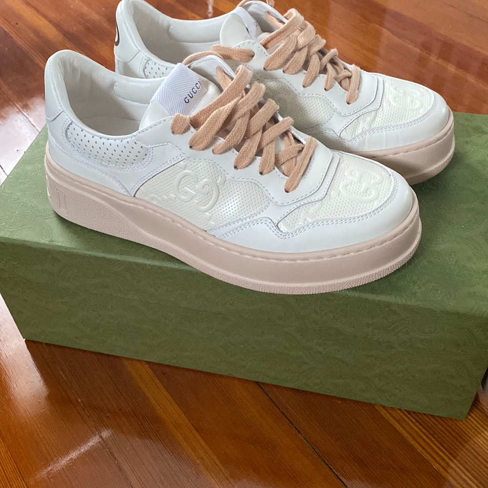 Gucci GG Embossed Sneakers, size 37.5, pink - Picture 2 of 10